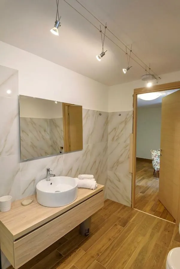 Maison Balu Apartments Torri Del Benaco 0*,  Italien